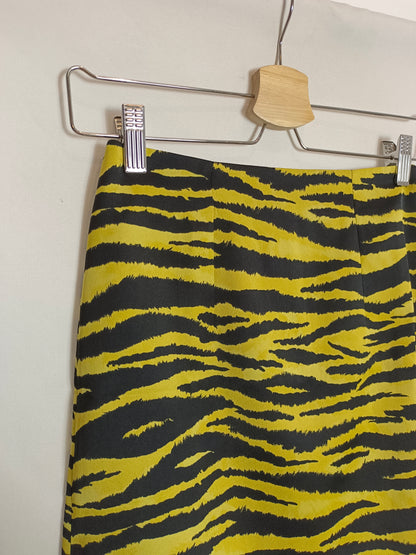 MANGO. Falda corta print T.xs