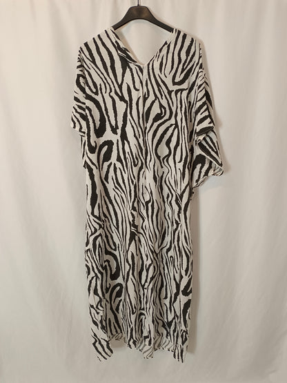 AMEÉ. White printed midi dress. Medium/Large