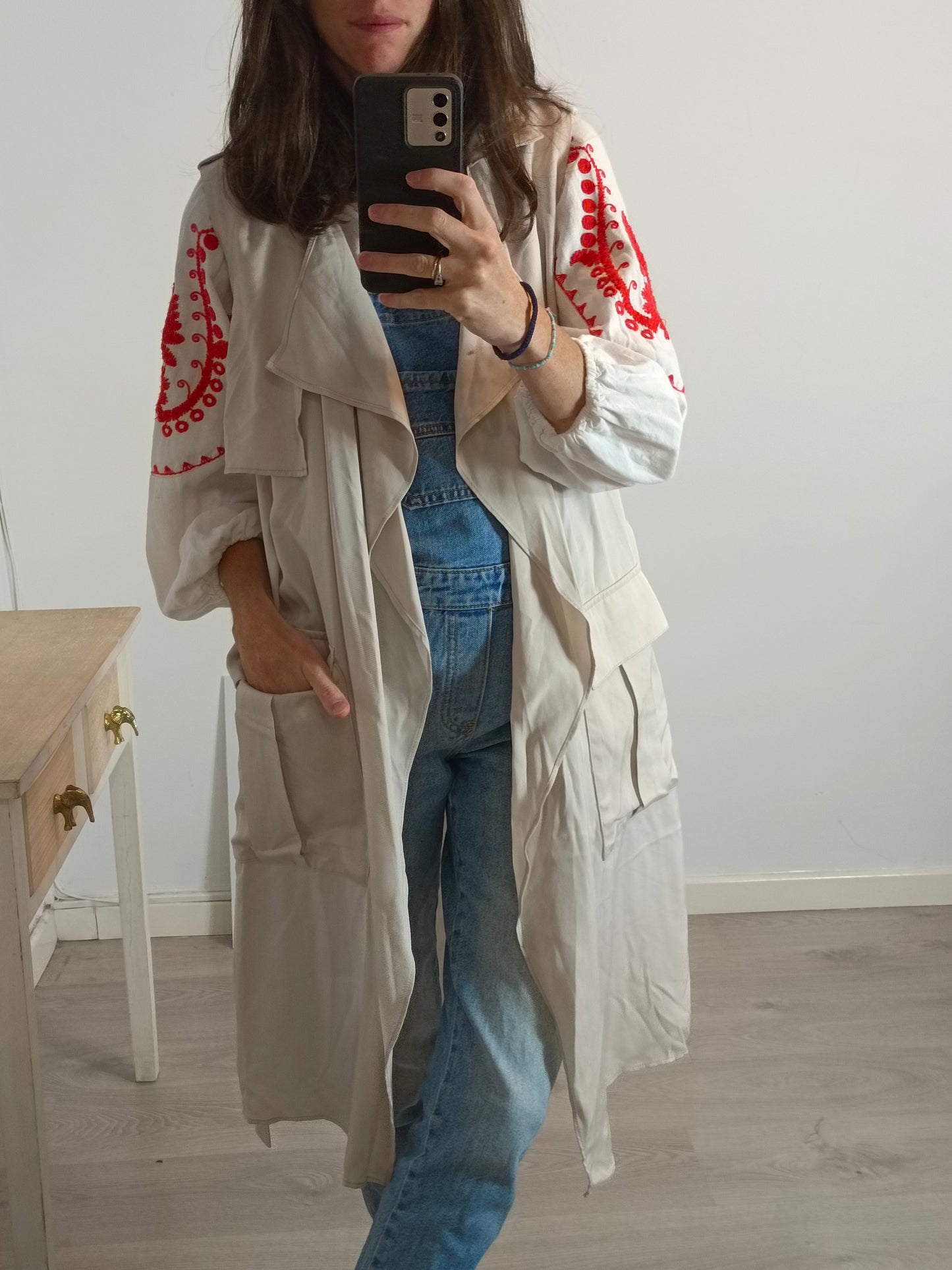 ZARA. Flowing beige vest with pockets. TS