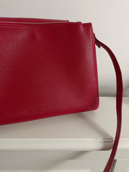 ZARA. Bolso rojo polipiel