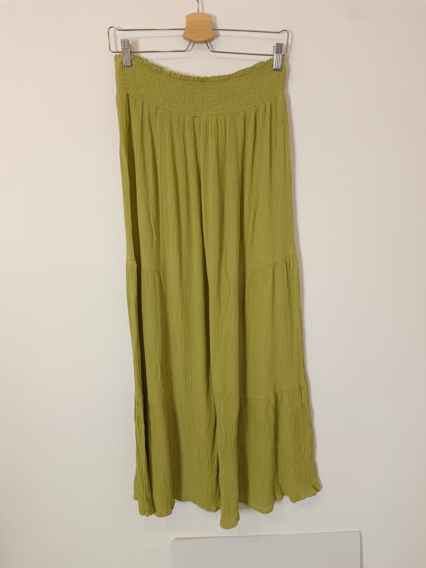 OTHERS. Green flowy pants, size XL