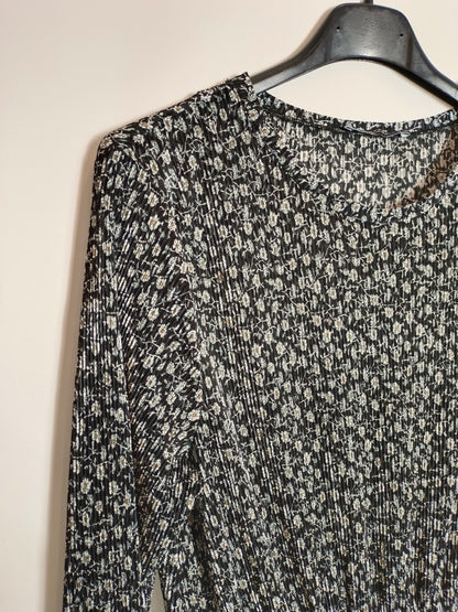 ZARA. Vestido negro plisado flores T.m