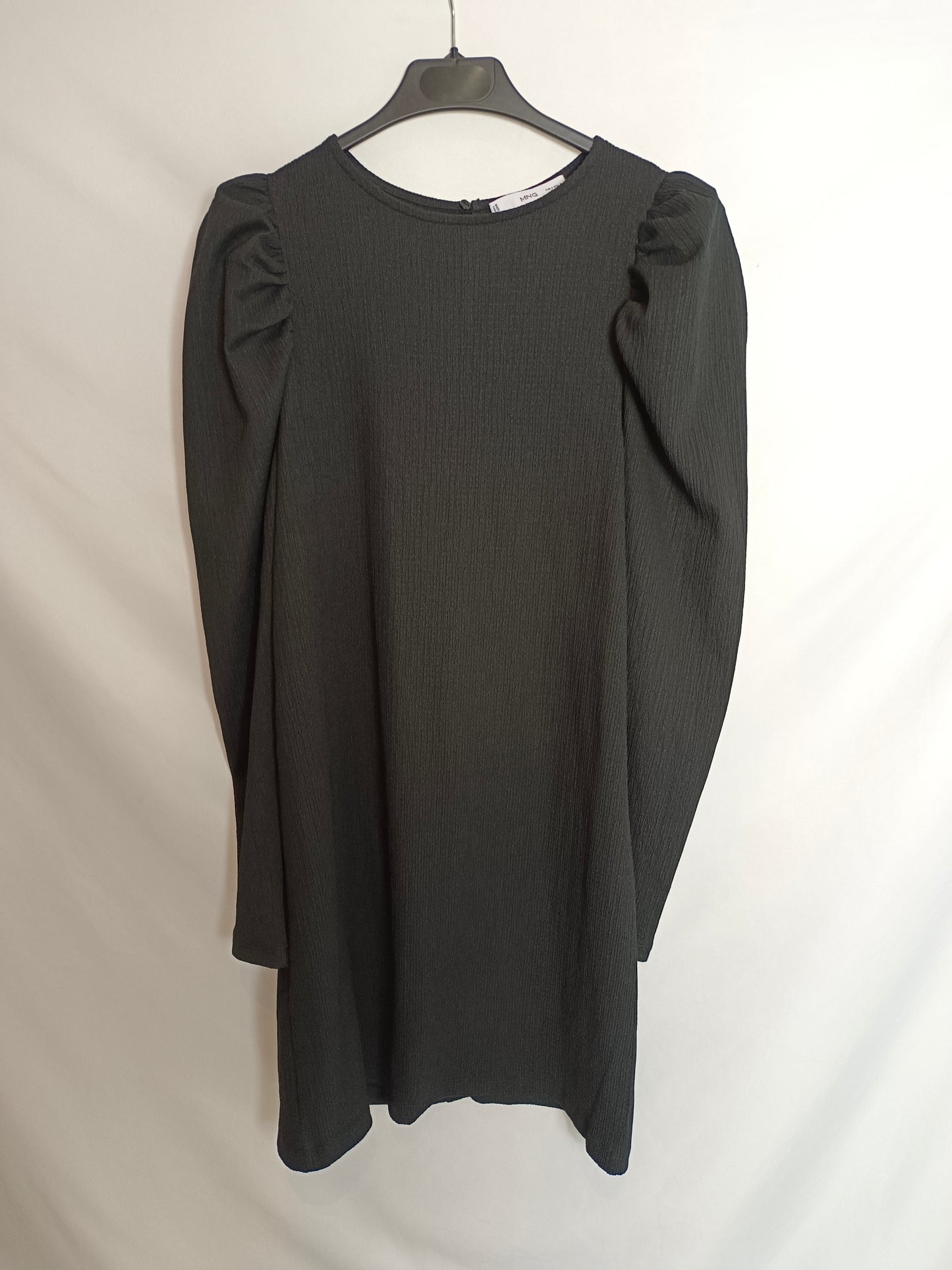 MANGO. Vestido corto textura T.s