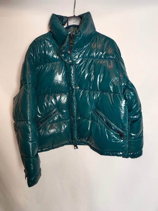 MANGO. Plumas verdee brillo TXL