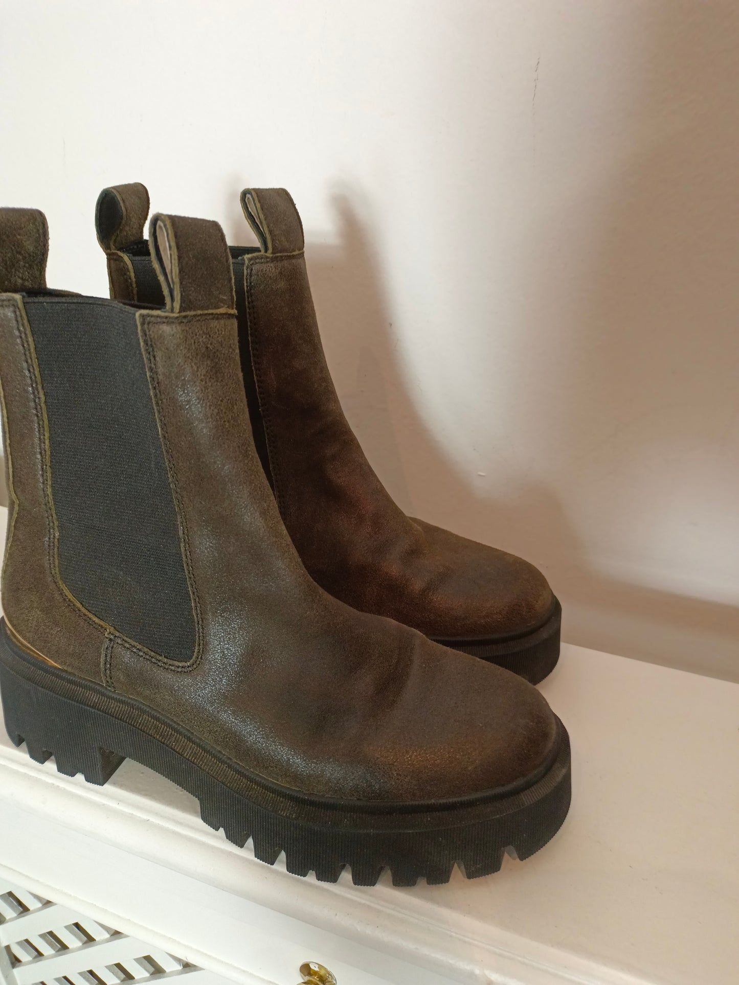 MAJE. Botines verdes suela ancha T.38