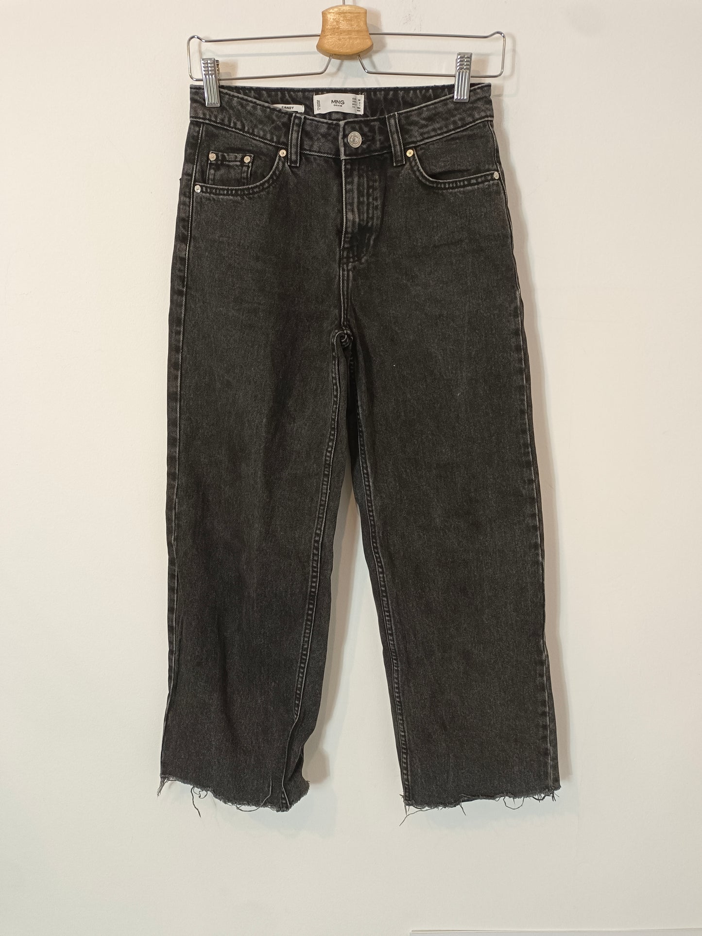 MANGO. Pantalón culotte negro denim  T.34