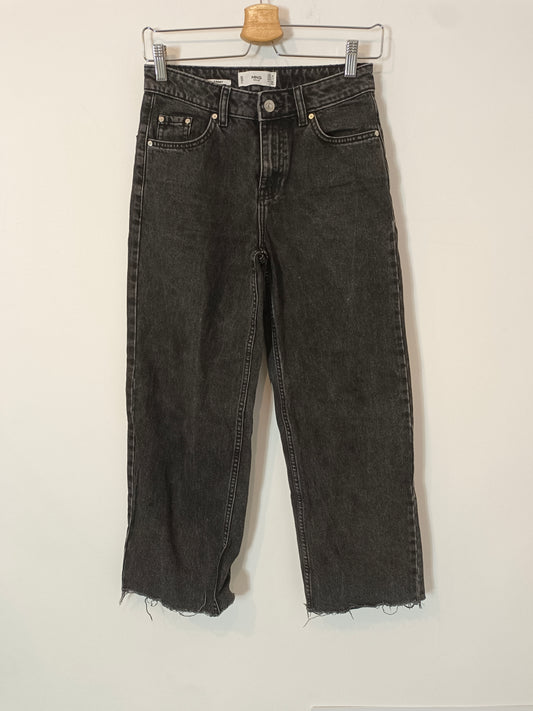MANGO. Pantalón culotte negro denim  T.34