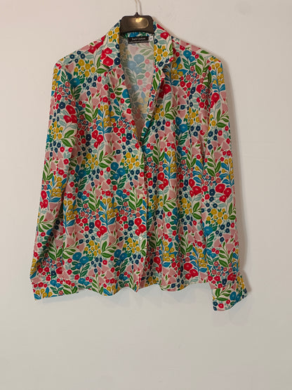 BACK COUTURE. Blusa blanca flores T.M