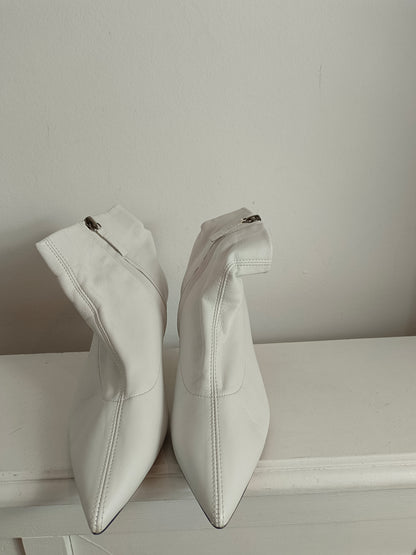 ZARA. Botines blancos tacón T.38