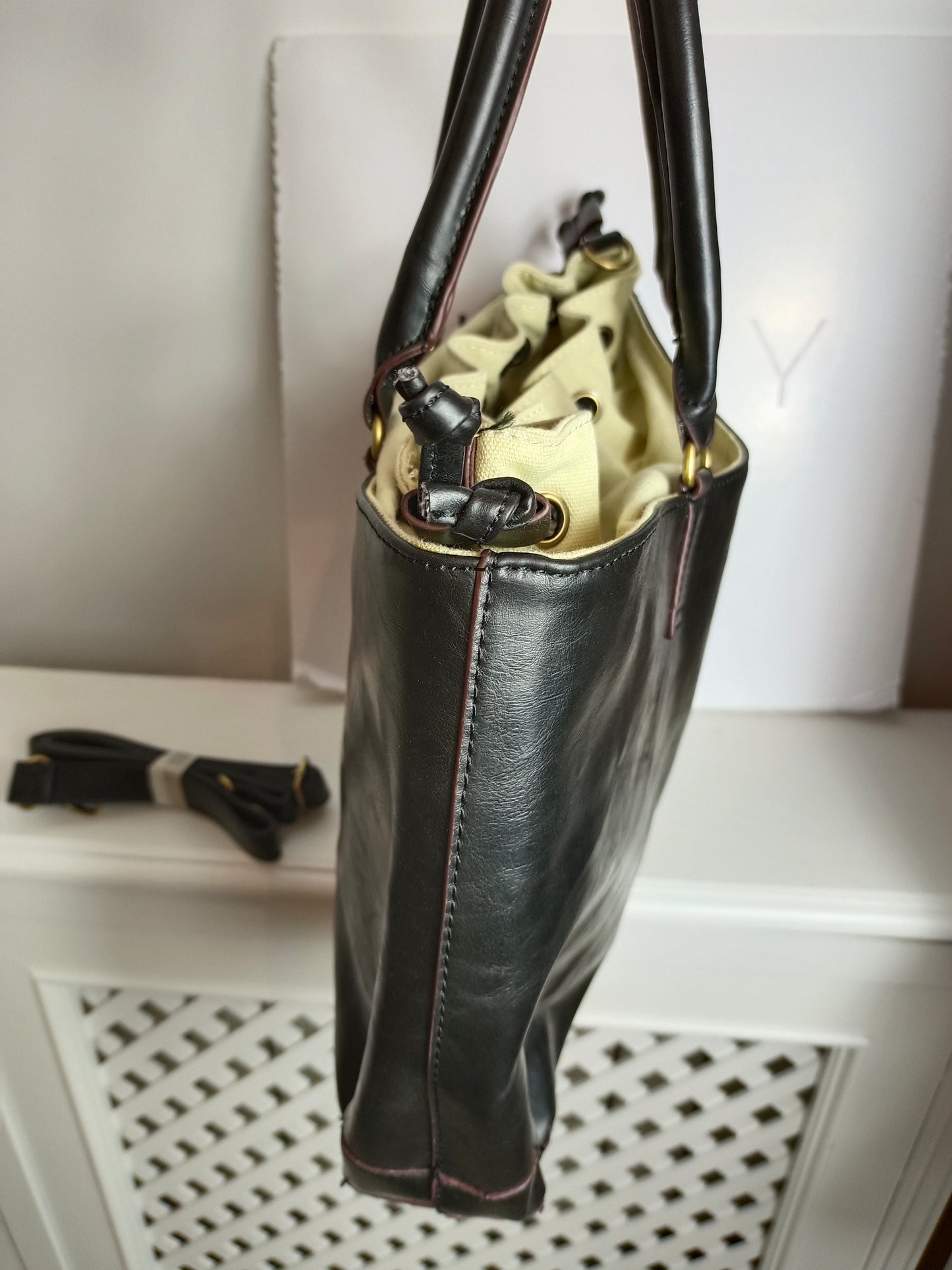 MISAKO. Bolso negro polipiel