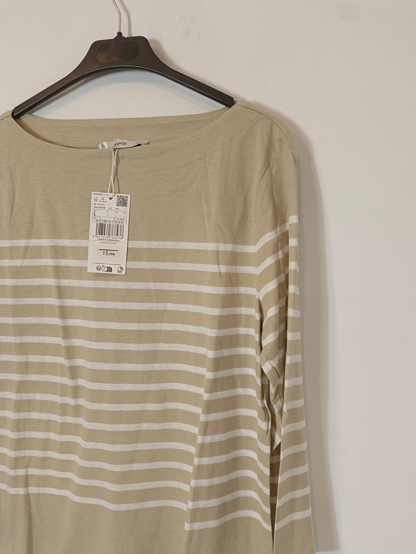 MANGO. Camiseta de rayas beige y blanca T.l