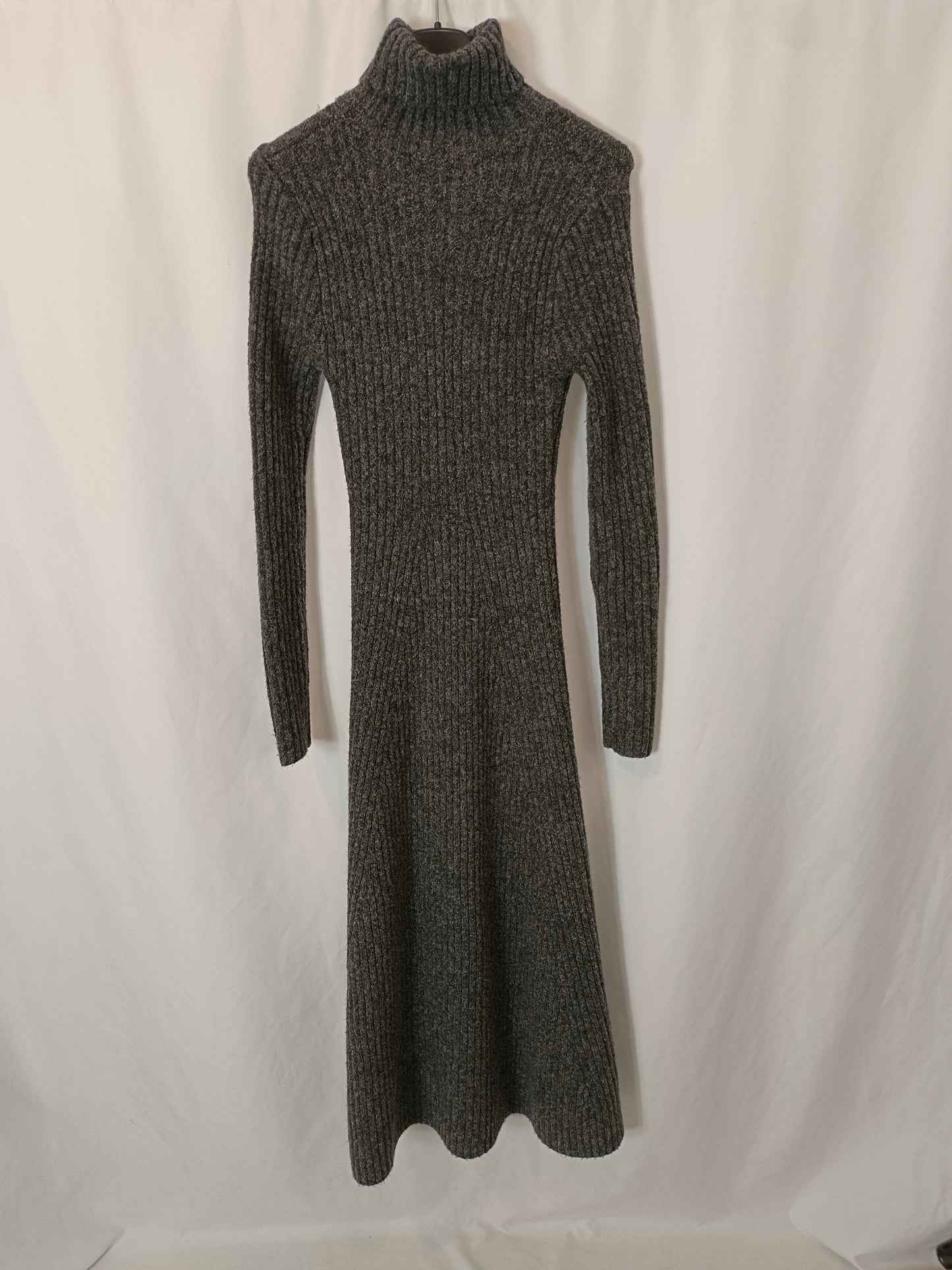 ZARA. Vestido largo gris canalé T.s