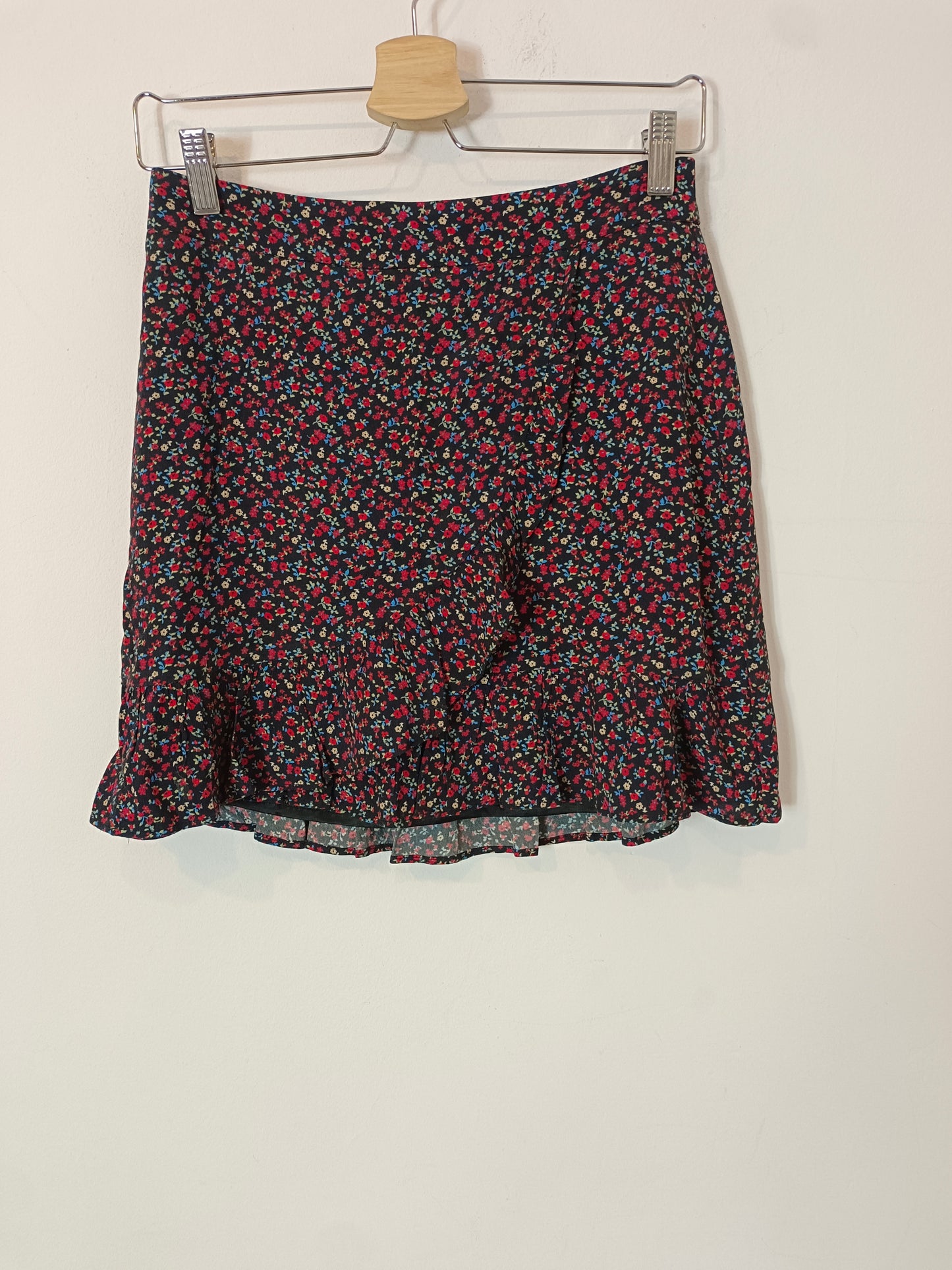 THAT OR THAT. Short blue floral skirt Ts