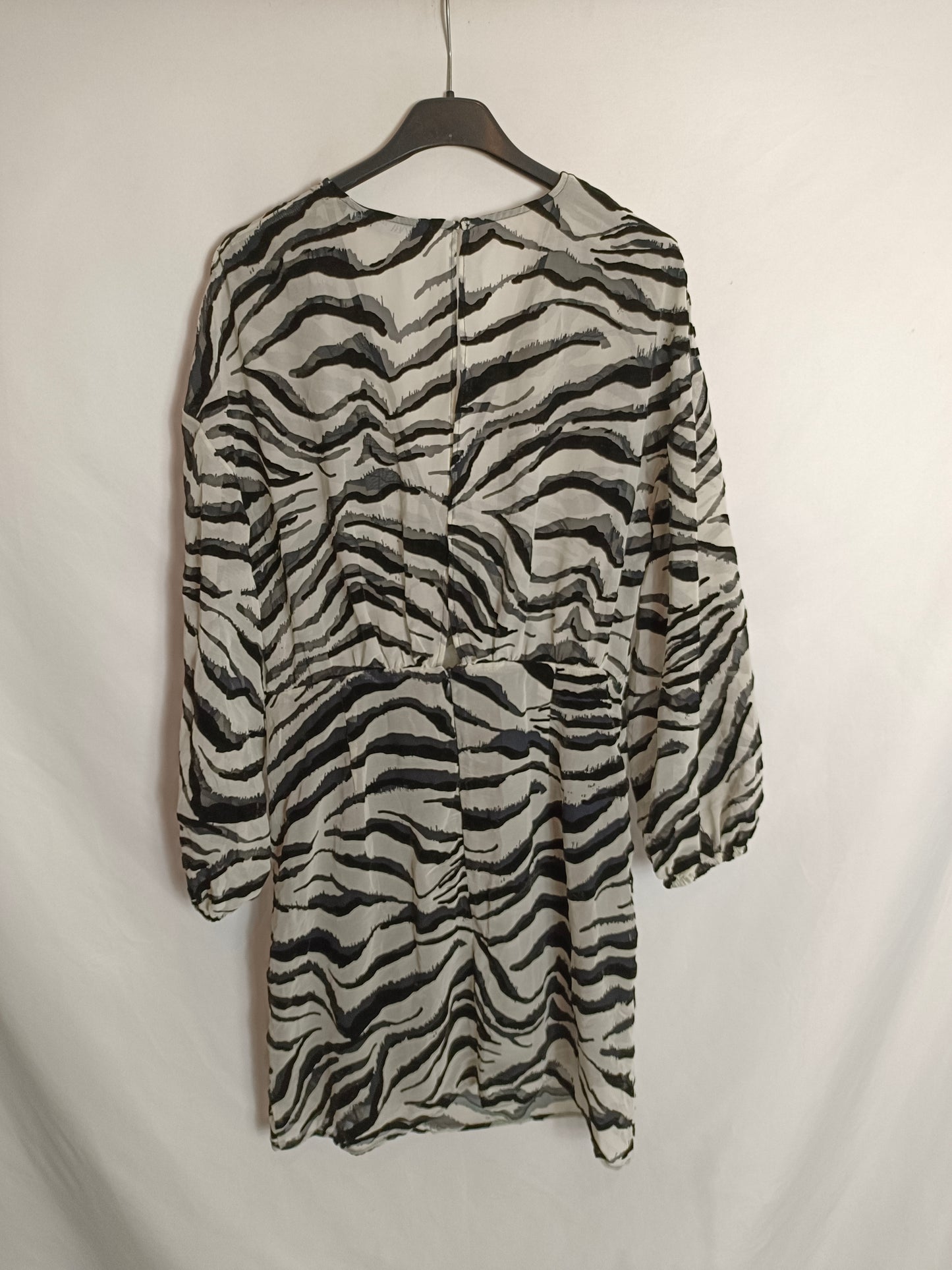 ZARA. Vestido corto print T.m