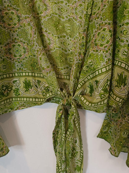 OTRAS. Top verde lazada con seda TU(S)