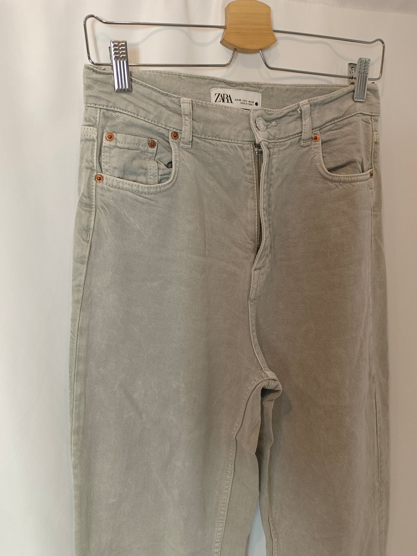 ZARA. Pantalón denim verde ancho T.36