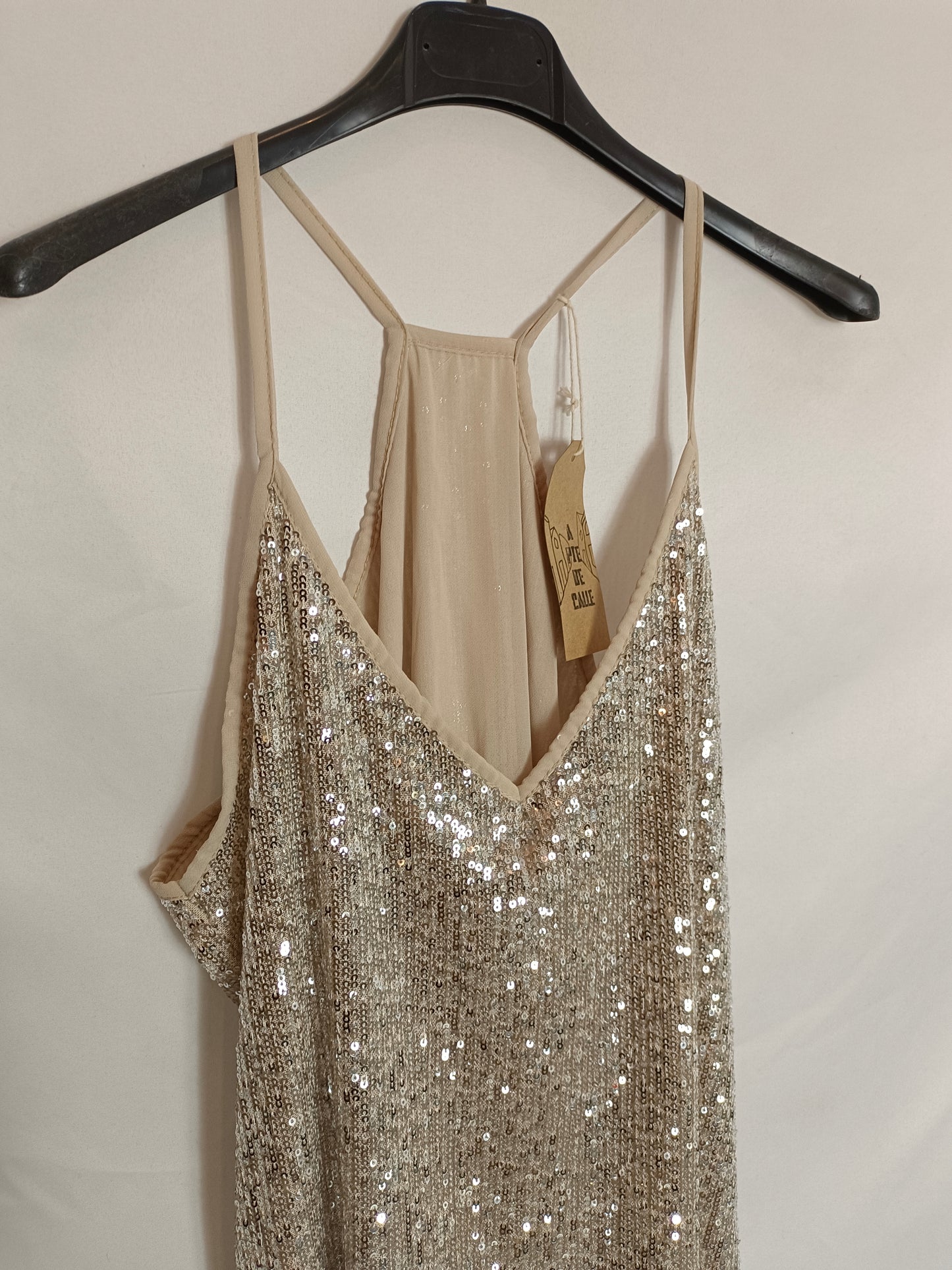 A PIE DE CALLE. Vestido corto lentejuelas Tu(m)