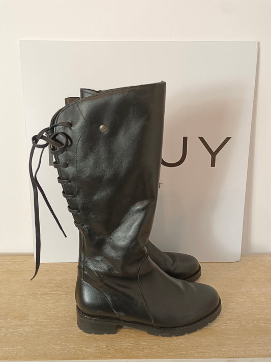 FRESIA. Botas negras cordones T.38