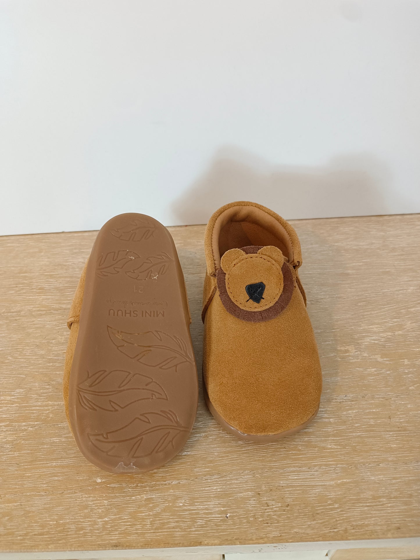 MINI SHUU. Botitas piel camel T.21