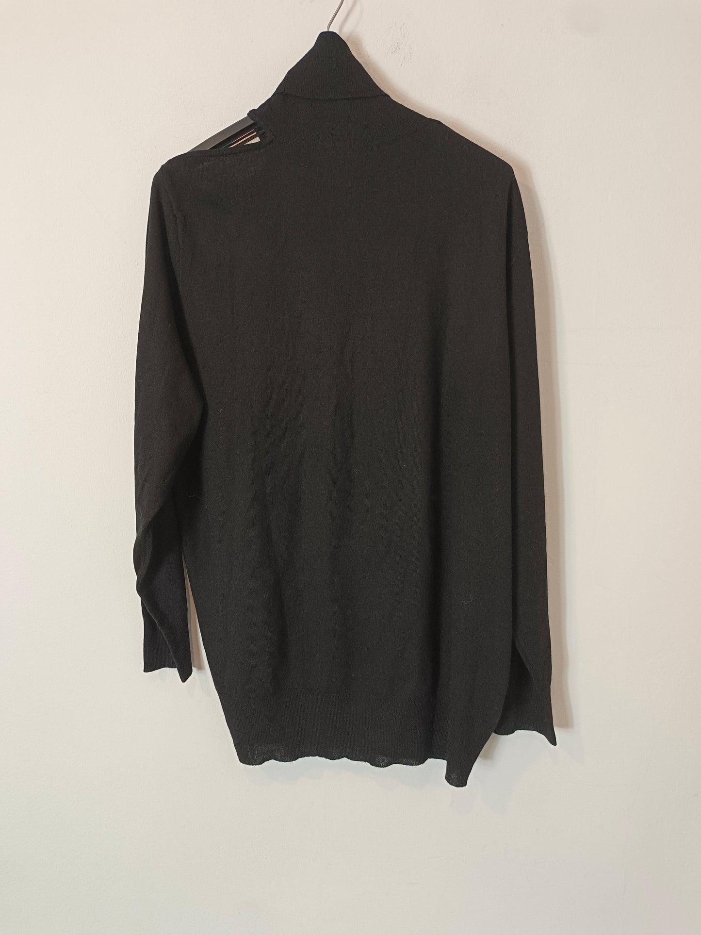 ZARA. Jersey negro cuello alto abertura con lana T.s