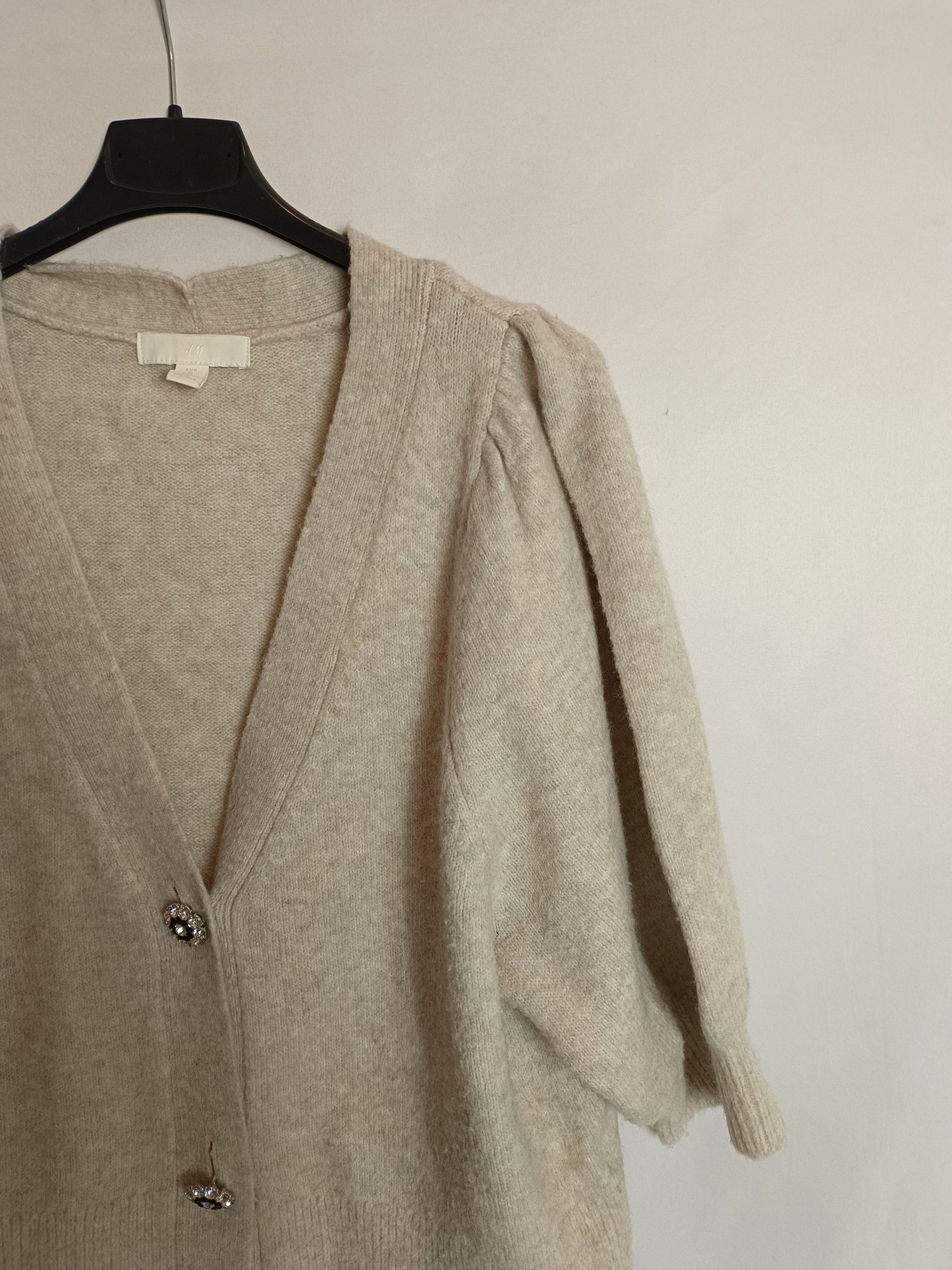 H&M. Jersey beige botones T.m