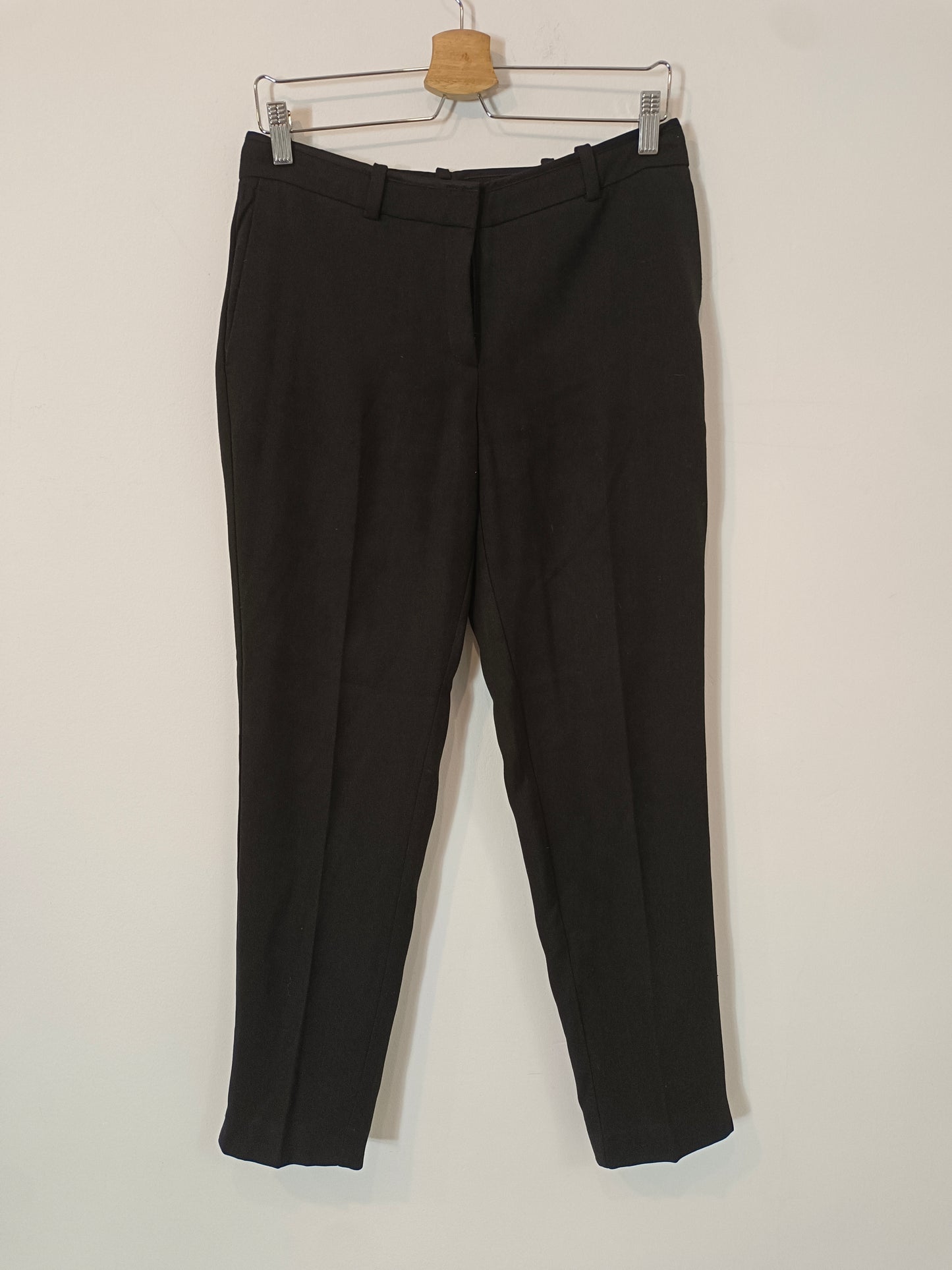 MANGO. Pantalón pinzas negro  T.38