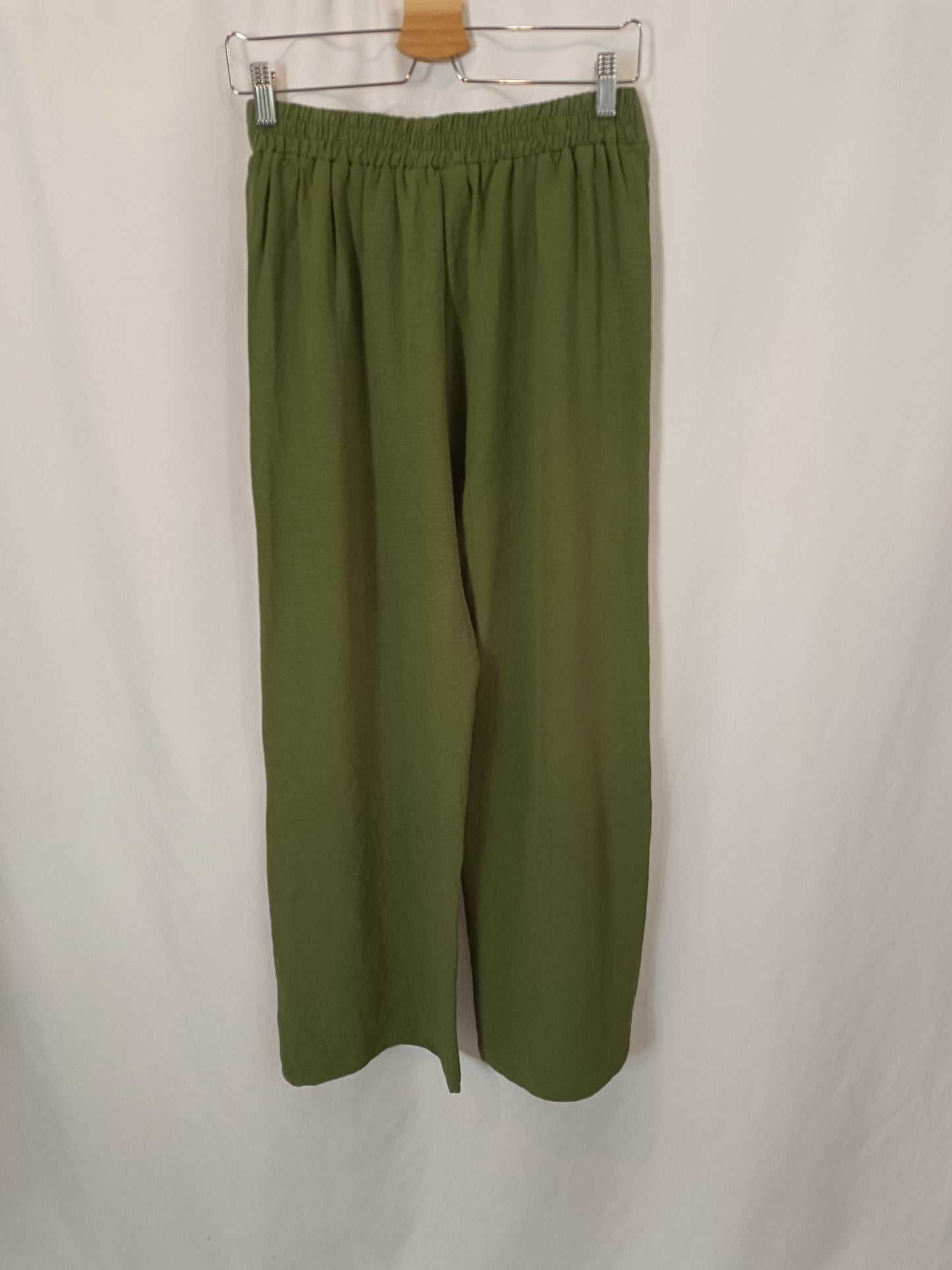 N DE NUBE. Pantalón verde fluido T.l