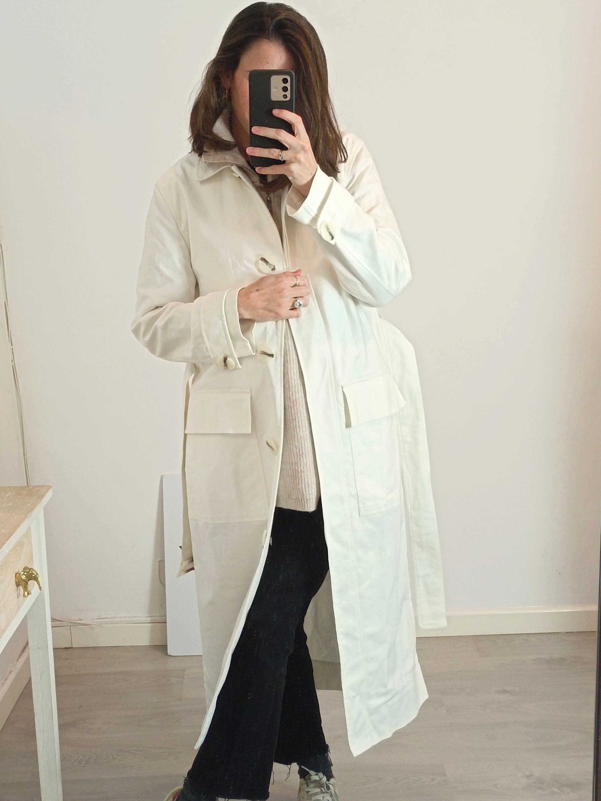 Gabardina blanca con cinturón – Hibuy market