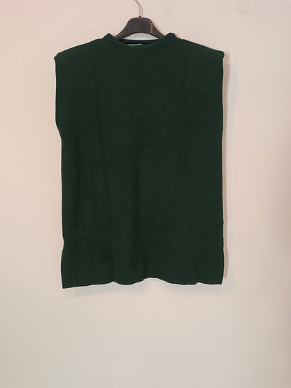 ZARA. Top verde hombreras T.m