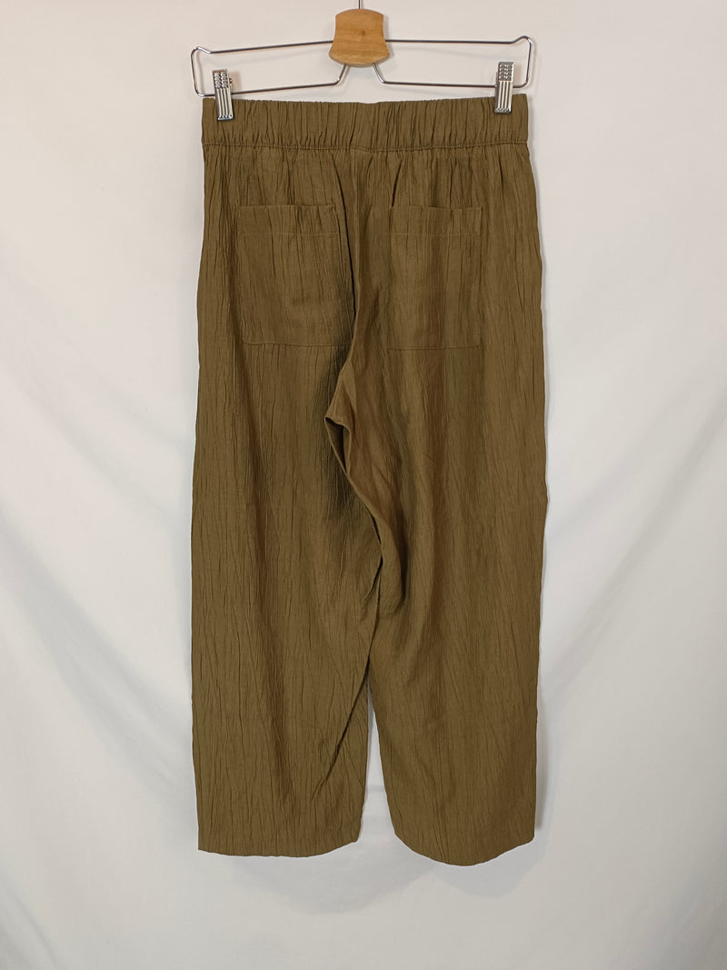 ZARA. Pantalón culotte verde T.s