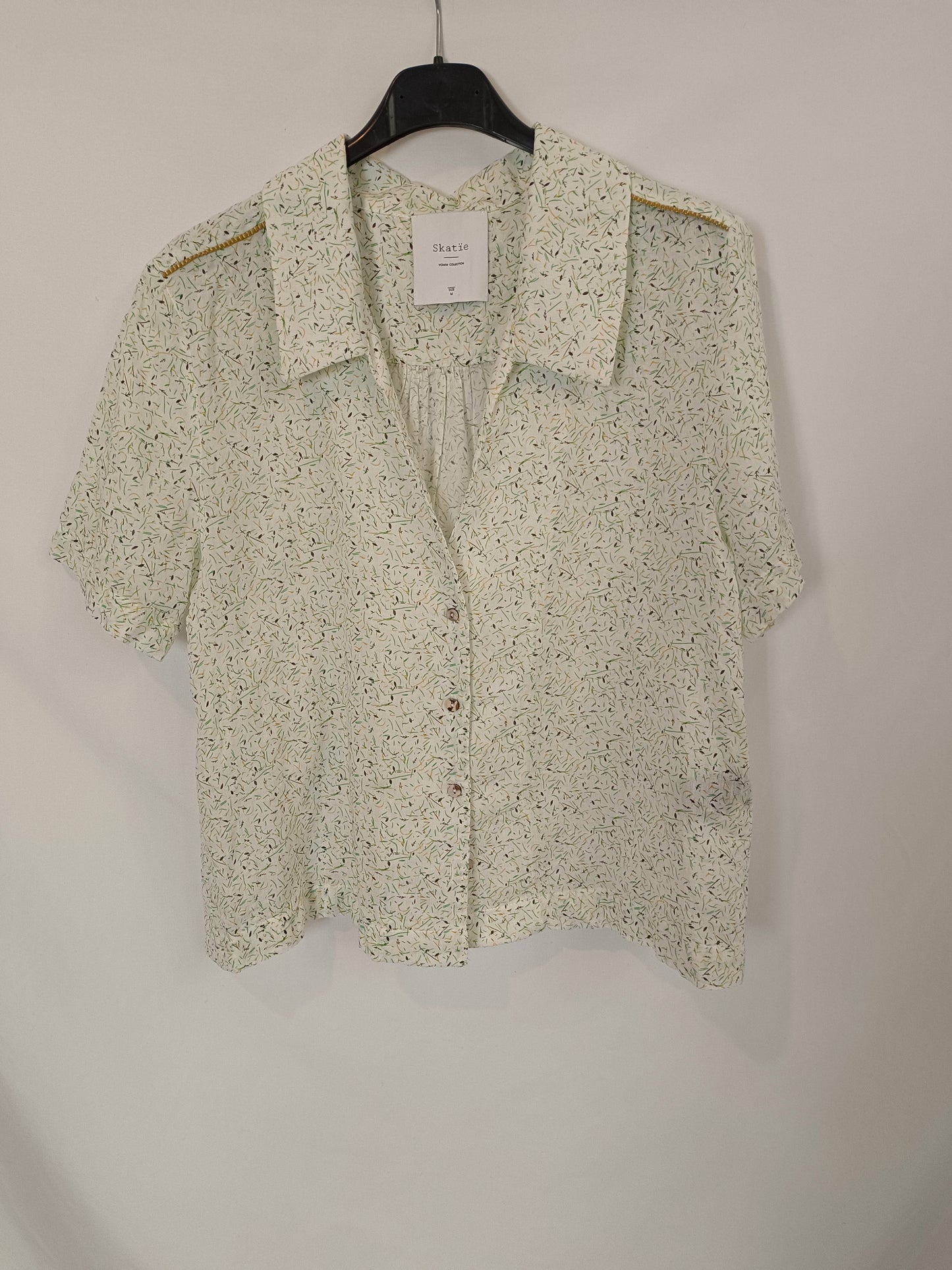SKATÏE. Blusa blanca estampada T.m