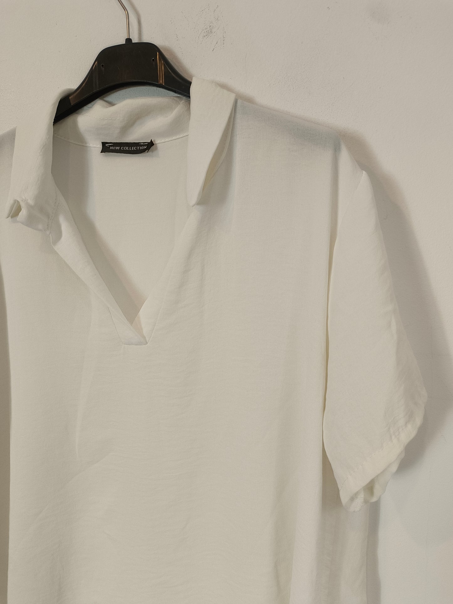 OTRAS. Vestido corto blanco fluido. T M