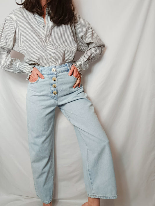 ZARA. Light buttoned denim. T 36 (tare)