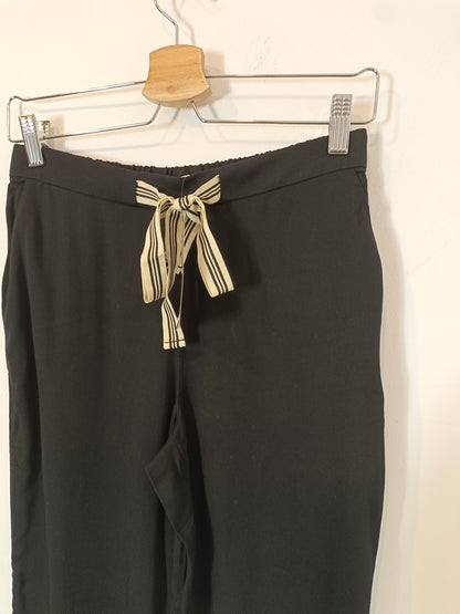 MANGO. Pantalón negro lazada T.s