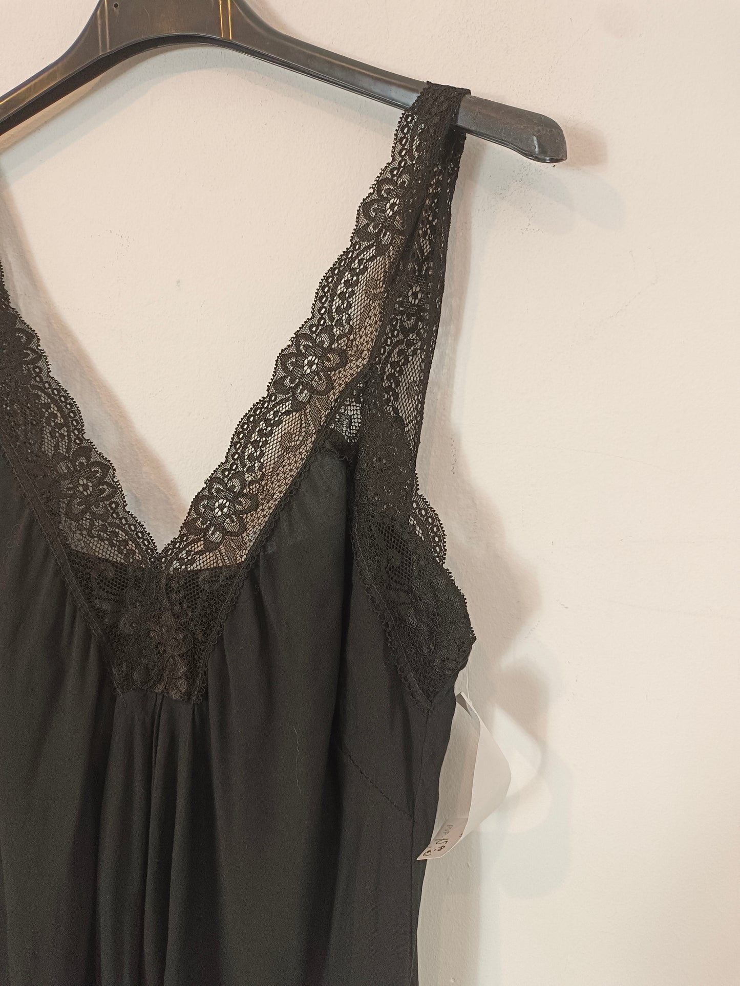 OTRAS. Top negro lencero. T S/M