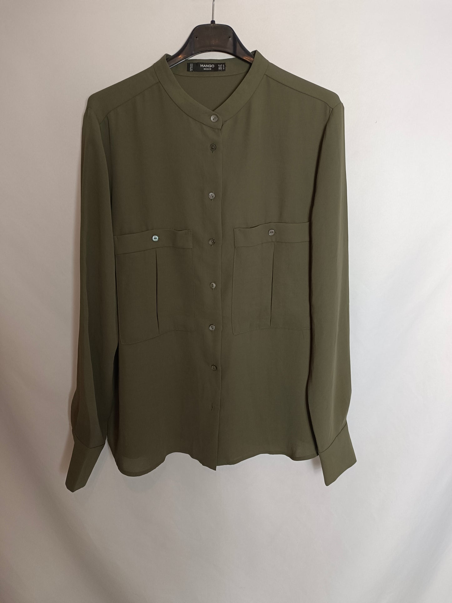 MANGO. Flowy green blouse Tm