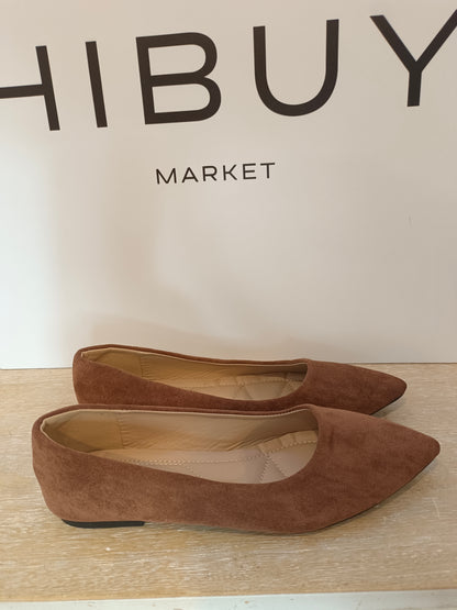 OTHERS. Brown suede ballerina S.40