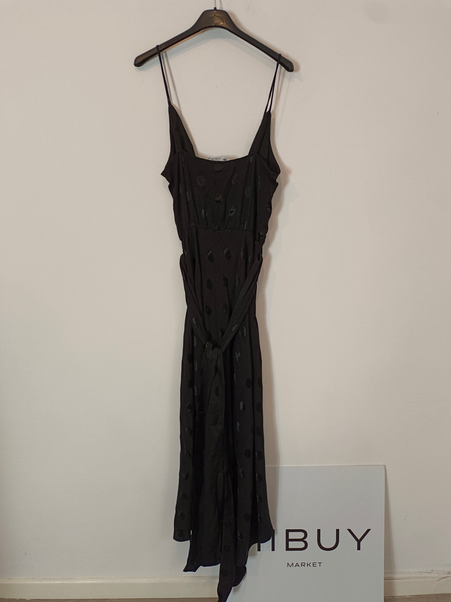 ZARA. Vestido largo negro lunares T.m