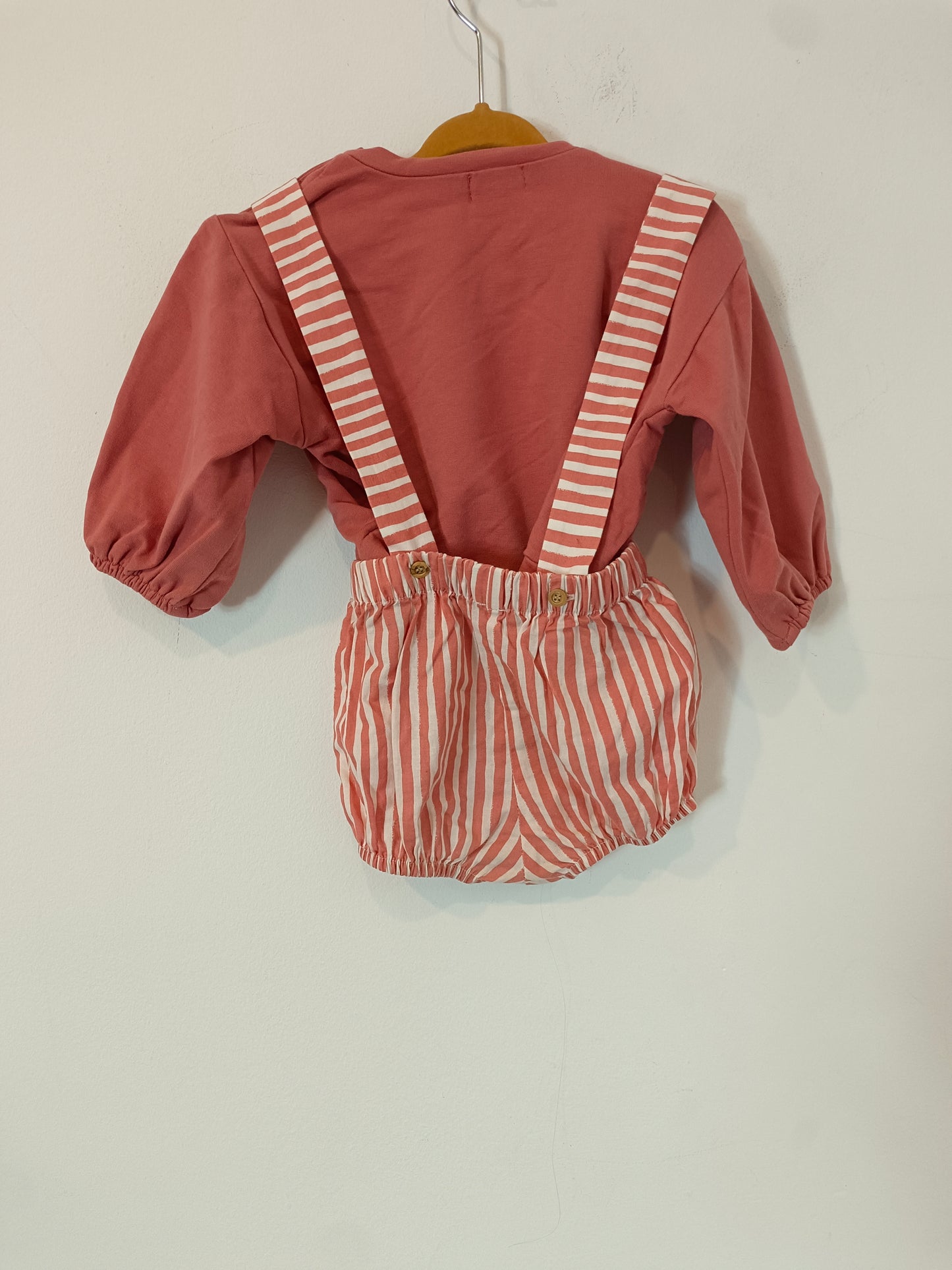 COCOTE. White and orange striped romper and sweatshirt, size 12 months