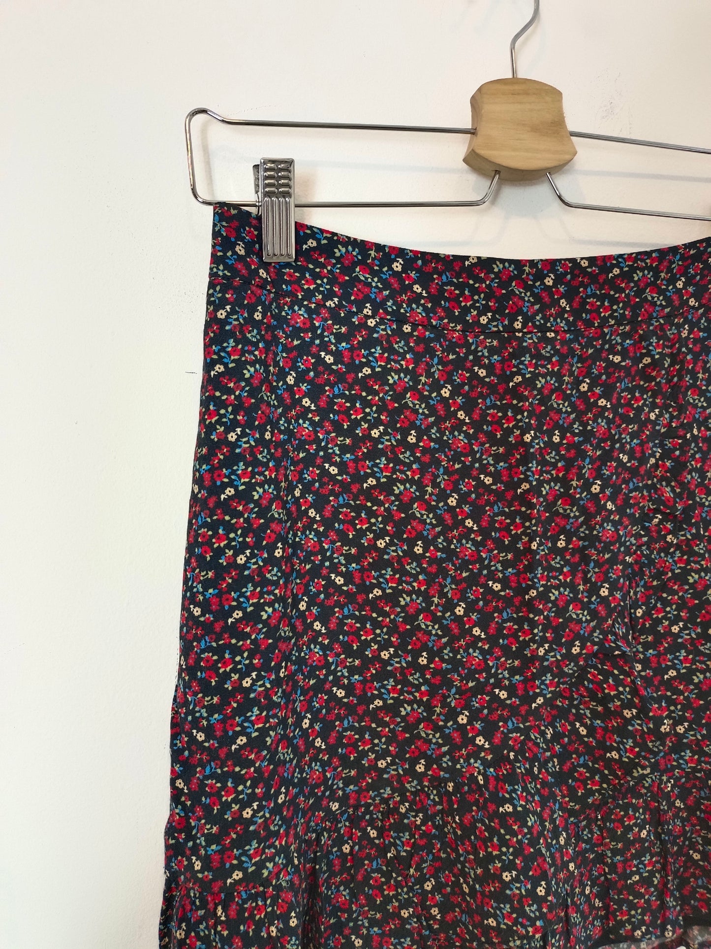 THAT OR THAT. Short blue floral skirt Ts