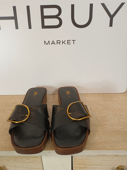 ZARA. Sandalias negras habilla T.36