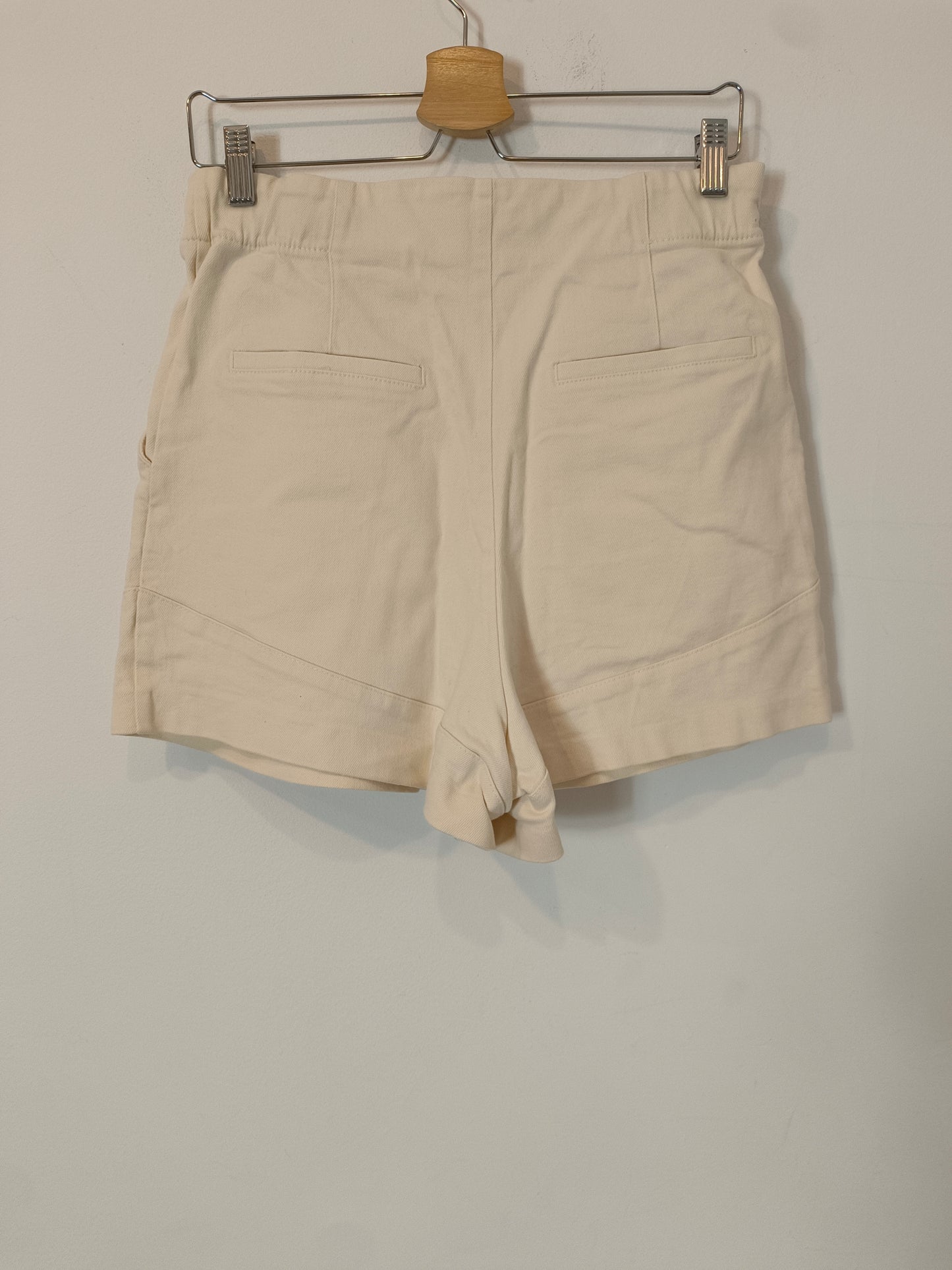 ZARA. Beige denim shorts TL