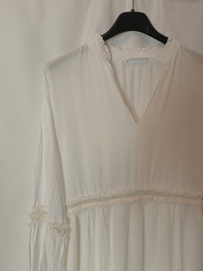 MANGO. Vestido largo blanco detalles. T S