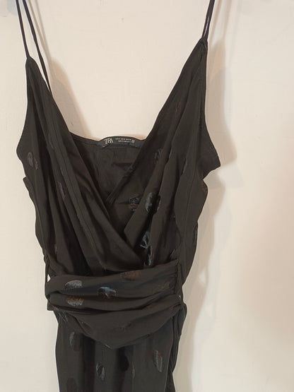 ZARA. Vestido largo negro lunares T.m