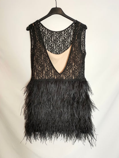 ZARA. Vestido corto plumas T.xs