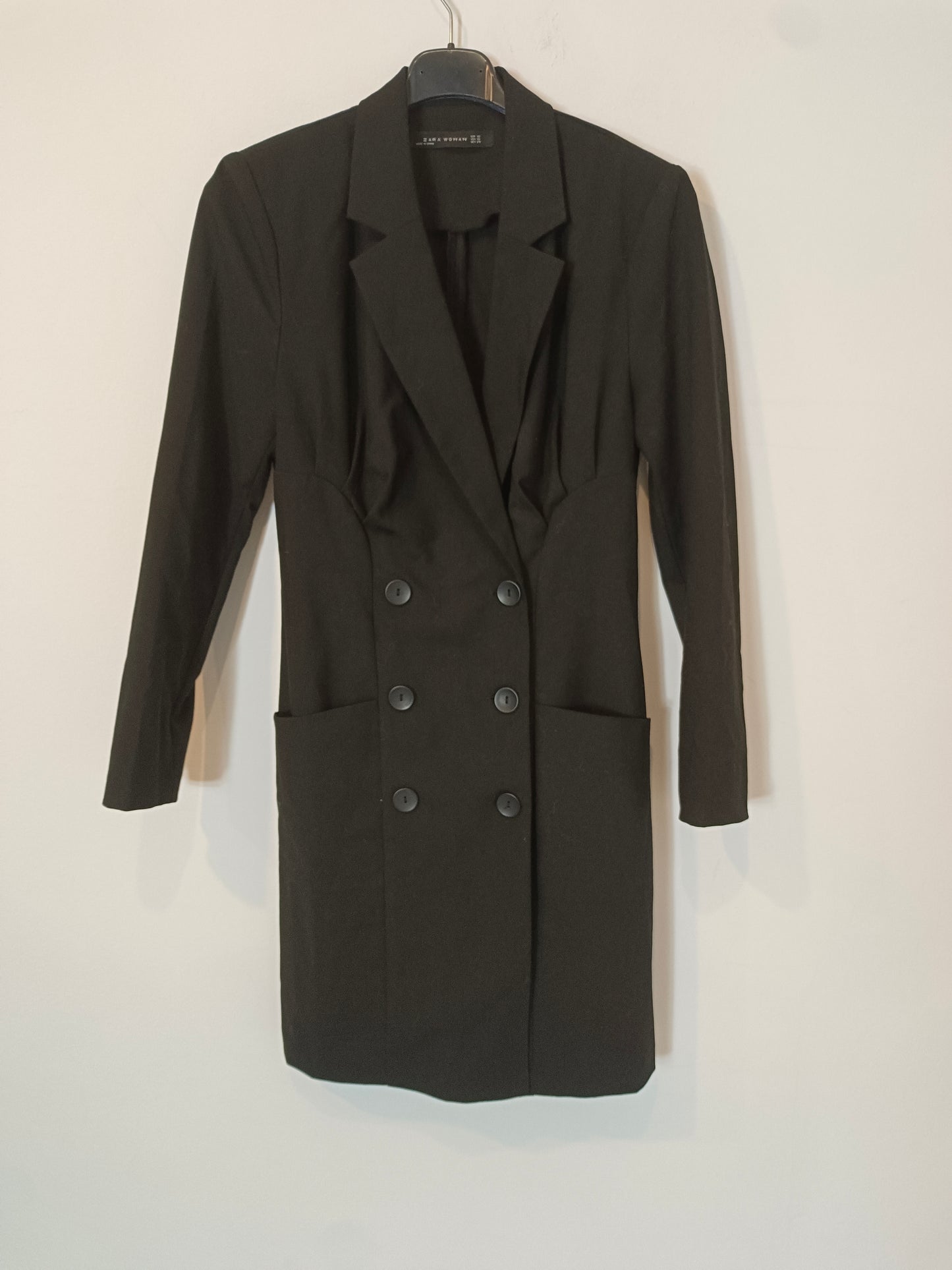 ZARA. Vestido negro cruzado T.xs