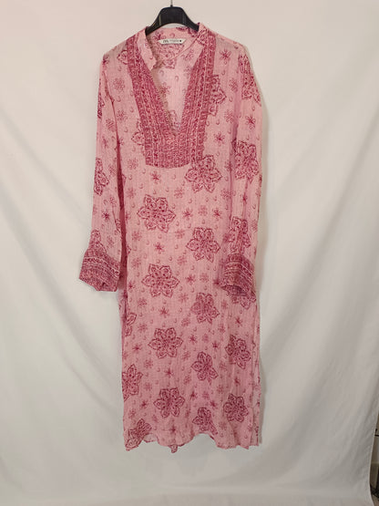 ZARA. Vestido largo rosa estampado T.s