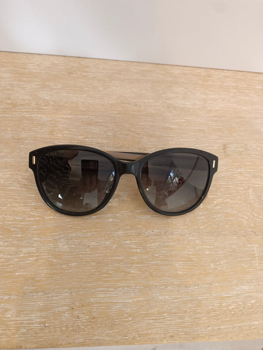 CAROLINA HERRERA. Gafas de sol detalle logo patillas