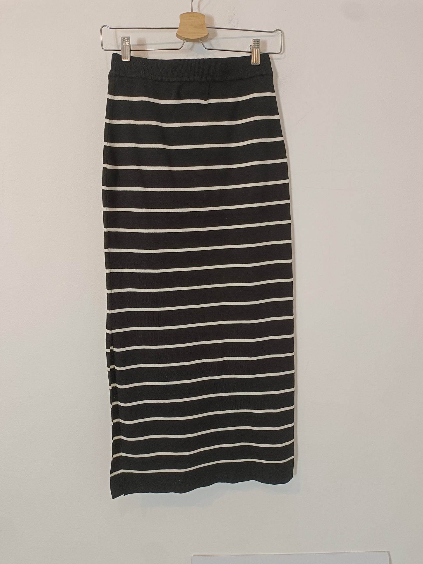 PIECES. Falda midi punto rayas T.xs