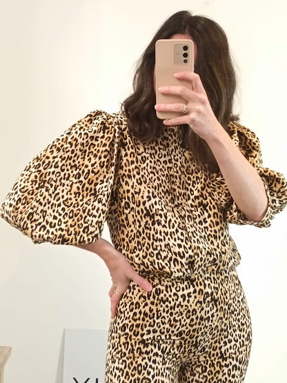 ZARA. Blusa animal print mangas T.s